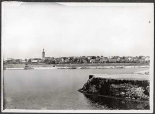 Blick auf See und Lauchhammer-Mitte mit Nikolaikirche