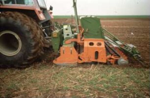Fotografie: Drillkombination, Kastendrillmaschine, Kurzgrubber, Zinkenrotor, Terrareifen, Minimalbearbeitung