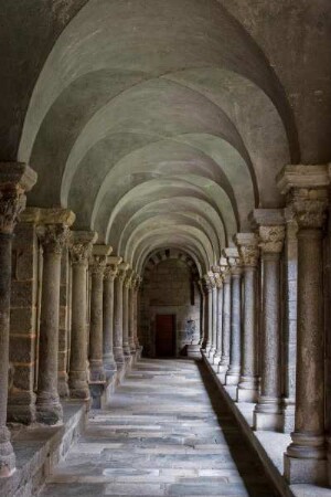 Frankreich. Auvergne. Haute Loire. Le Puy en Velay. Cathedrale Notre Dame. Romanischer Stil. UNESCO Weltkulturerbe. Cloitre. Kreuzgang