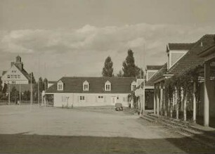Dresden-Hellerau. Festspielhaus (1910/1912; H. Tessenow). Östliche und südliche Logierhäuser. Ansicht von Westen