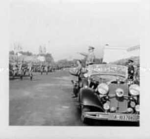 Raumbildband. Reichsparteitag der Arbeit. 100 Bilder. Beim Appell des Reichsarbeitsdienstes. Der Vorbeimarsch.