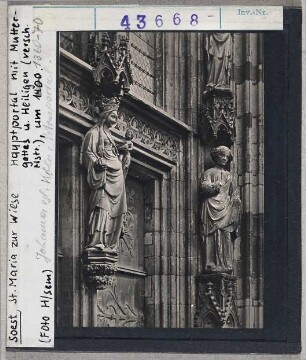 Soest: St. Maria zur Wiese (Wiesenkirche), Hauptportal mit Madonna und Heiligen