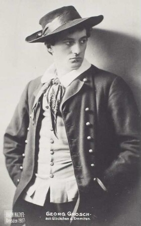 Georg Grosch als Sylvain : Georg Grosch als Sylvain in "Les dragons de Villars" (Das Glöckchen des Eremiten) von Aimé Maillart. Königliche Hofoper Dresden, 1907. Fotografie (Weltpostkarte) von E. Müller (Hahn Nachf.)
