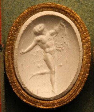 Tanzender Bacchant mit Thysosstab (Daktyliothek, Erstes Mythologisches Tausend)