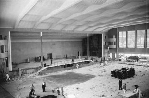 Freiburg: Stadthalle; Innenhalle vor der Vollendung; Blick von der Galerie