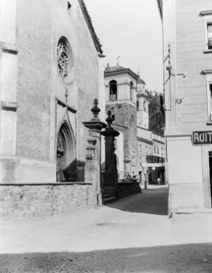 Schweiz, Poschiavo : Blick zum Westportal der Stiftskirche St. Viktor