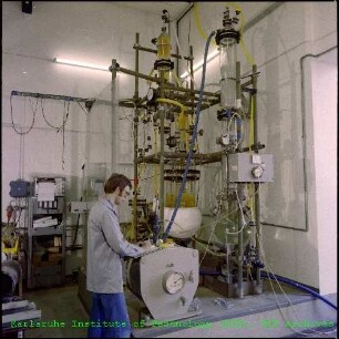 Denitrierungsanlage aus Sonderstahl für simulierte Medium Active Waste (MAW)-Lösungen in der Abteilung Radioaktive Abfälle (ABRA)