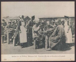 Zwischen Laon und Soissons. Feldlazarett Jussy. Verwundete Deutsche und Franzosen werden gespeist.