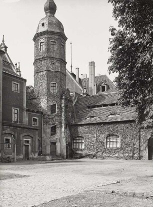 Riesa, Rathaus, ehemals Benediktinerkloster und Schloss von Rittergtsbesitzern