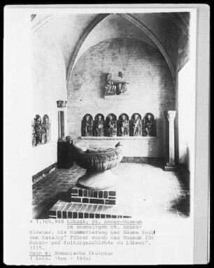Ausstellung von romanischer Skulptur