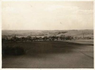 Westteil des Döbelner Beckens. Das Muldental bis zum Bischofsberg unterhalb Döbeln, vom Staupitz-Berg gesehen (Mittelsächsisches Bergland)