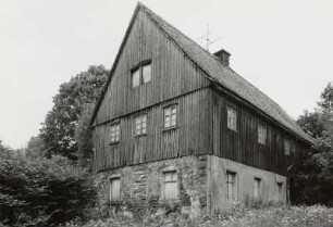 Ohorn-Gickelsberg, Wohnstallhaus : Ohorn-Gickelsberg. Wohnstallhaus (1. Hälfte 19. Jahrhundert), Waldstraße 1. Straßenansicht
