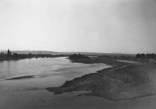 Niedrigwasser am Rhein zwischen Bingen und Oberwesel 1959