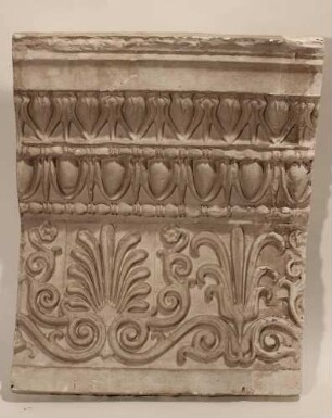 Abschnitt vom Geison des Athener Erechtheion