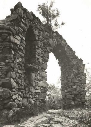 Mittweida-Ringethal. Künstliche Burgruine