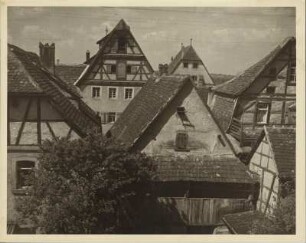 Rothenburg ob der Tauber. Alte Häuser vom Wehrgang gesehen
