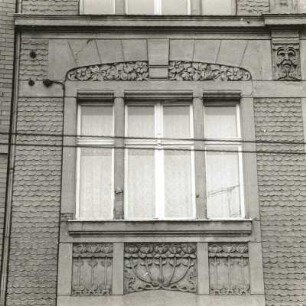 Cottbus, Friedrich-Ebert-Straße 39. Wohn-und Geschäftshaus (um 1905). Fenster (2. OG)