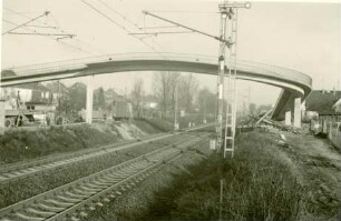 Fußgängersteg, ohne Datum