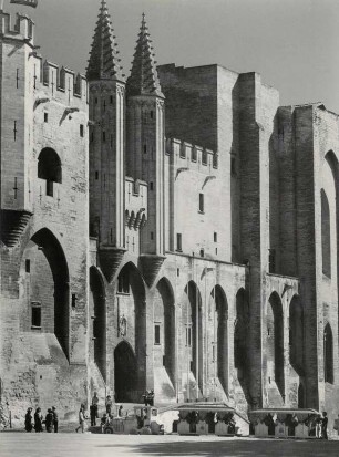 Der Papstpalast in Avignon (1334 erbaut)