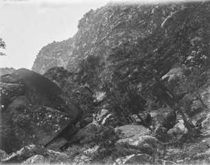 Felspartie : Felsen im Gebirge von Lao Shan