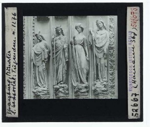Straßburg, Münster : Linkes Westportal, Gewändefiguren, "Tugenden"