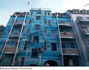 Hof der Elemente : KunsthofPassage. Hof der Elemente mit Wasserspiel