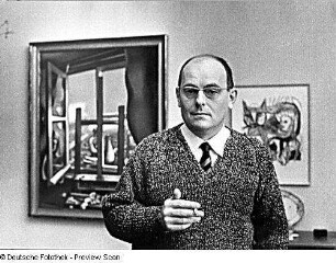 Wolfgang Mattheuer : Portrait des Künstlers Wolfgang Matthuer vor Kunstwerken