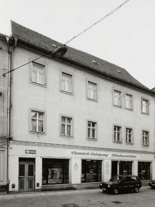 Pirna, Wohnhaus : Pirna. Wohnhaus mit Laden. Schmiedestraße 22 (18. Jahrhundert). Straßenansicht