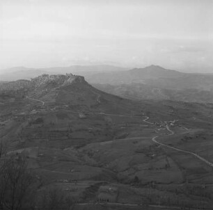 Calascibetta, Blick auf den Ort und die umgebende Landschaft