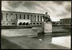Ausstellungsgebäude, zerstört. Mittelbau