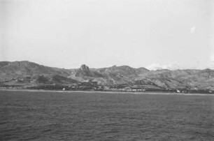 Felsnadel östlich bei Kap dell'Armi : Blick auf die Küstenlandschaft bei Kap dell´Armi