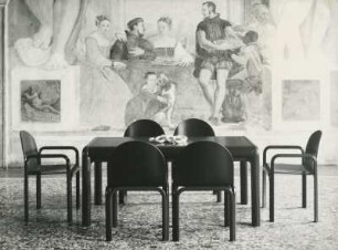 Stühle und Tisch aus Gae Aulenti Collection von Gae Aulenti