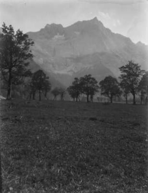 Spritzkarspitze : Blick über den Großen Ahornboden zur Spritzkarspitze, gelegen im Karwendelgebirge.