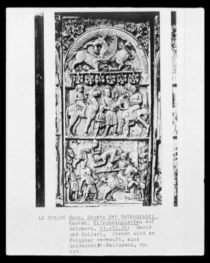 Byzantinischer Elfenbeinkasten: David und Goliath; David wird an Potiphar verkauft