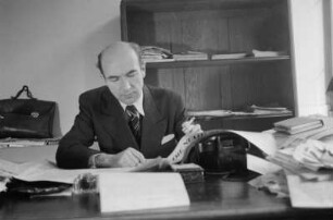 Porträt von Dr. Helferich : Porträt von Dr. Helferich