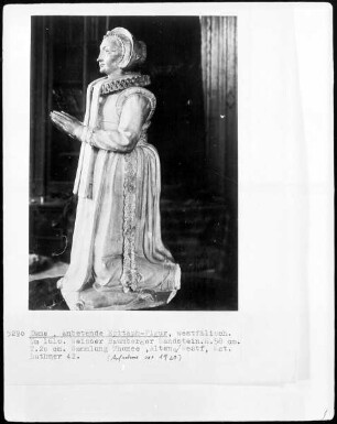 Anbetende Epitaphfiguren eines Ritters und einer Dame