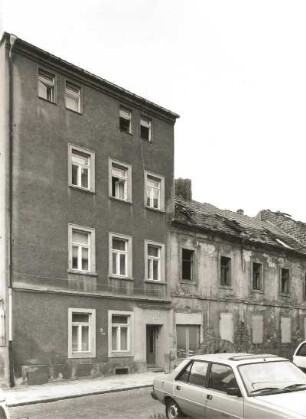 Dresden-Neustadt, Sebnitzer Straße 44/42. Wohnhäuser (ruinös). Straßenansicht