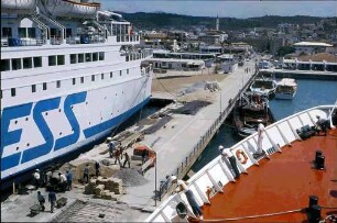 Kusadasi [Türkei]: Australisches Kreuzfahrtschiff "Orient Express"
