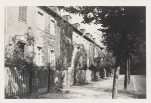 Reihenhäuser Im Gehege, Berlin-Dahlem: Seitlicher Blick in die Straße