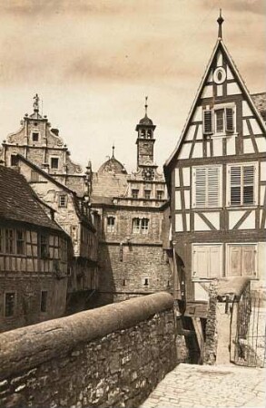 Marktbreit. Blick vom Malerwinkelhaus zum Rathaus