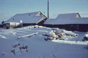 Bei Reichmannsdorf, Häuser im Schnee
