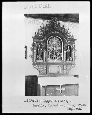 Hochaltar mit Christi Auferstehung und den Evangelisten Matthäus und Markus
