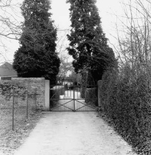 Gedenkstätte für die Toten des Zweiten Weltkrieges; Münzenberg, Am Friedhof