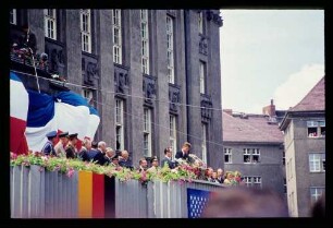 Kennedy in Berlin/auf Balkon Schöneberger Rath.