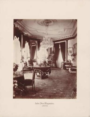 Rechte Seite des Salons im Hotel "Maison W. Messner" in Baden-Baden