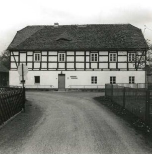 Daubitz (Rietschen-Daubitz), Schulgasse 17. Alte Schule (Kindergarten, 1799). Straßenfront