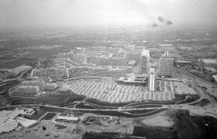 München: vom Olympiaturm [Fernsehturm] auf Olympisches Dorf