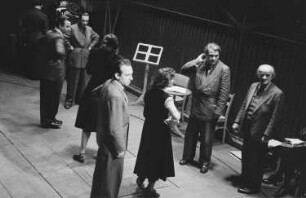 Aufnahmen der Proben zu "Don Giovanni" von Wolfgang Amadeus Mozart mit Dirigent Joseph Keilberth und Intendant Legal. Deutsche Staatsoper Berlin : Joseph Keilberth (2. von rechts) und Ernst Legal (rechts) beobachten die Proben
