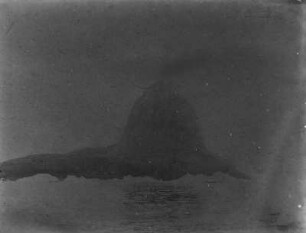 Herzberg von Uummannaq : Blick von Bord eines Schiffs auf den Herzberg von Uummannaq.