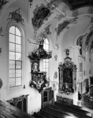 Dürrlauingen. Katholische Pfarrkirche Sankt Vitus und Nikolaus (1768). Inneres mit Kanzel